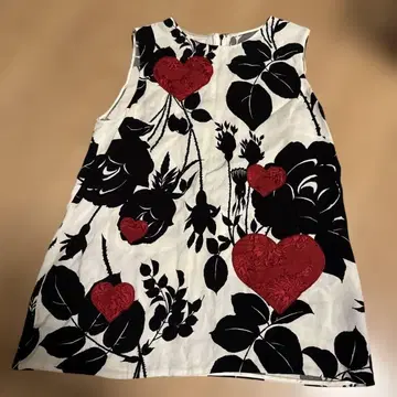 플라워 하트 자수 슬리브리스 튜닉