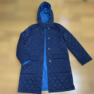 비아지오 블루 퀼팅 리버서블 코트 후드 부착