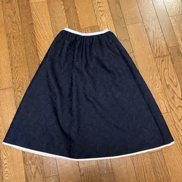 [새상품급] 세븐텐 SEVEN TEN 자카드 파이핑 플레어 스커트 S