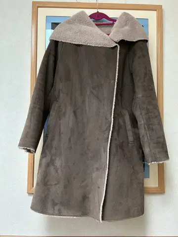 [ 최종 가격 인하 렙심 후드 부착 브라운 무스탕 코트 ] 경량 L