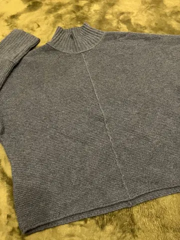 이에나 울100 블루 니트 스웨터