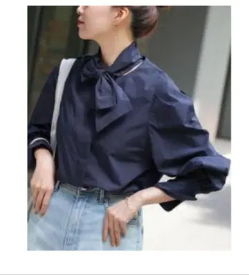 IENA 네이비 리본 포함 셔츠