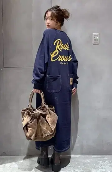 래글런 칼라 스티치 원피스 네이비