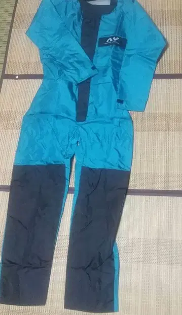 어드벤처 레프트케일 우비 전신 슈트 케이빙