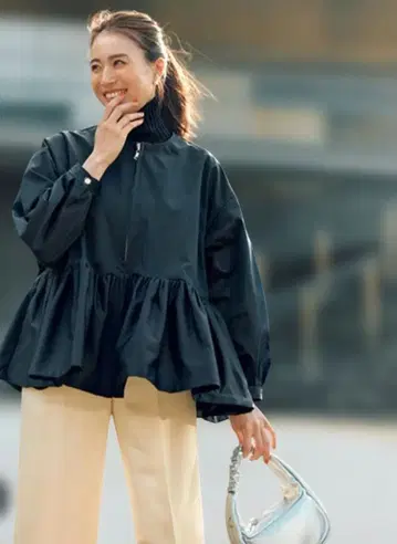 쓰리 스퀘어 발수 페플럼 코트 네이비 VERY