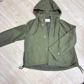 후드 부착 마운틴 파카