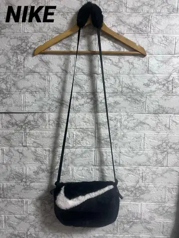 [ 익명 배송 ] NIKE 나이키 인조 모피 숄더백 백 블랙