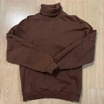 BASERANGE 브라운 터틀넥 S