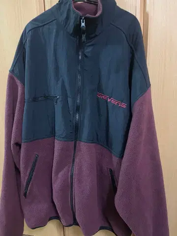 OURAY 플리스 자켓 블랙/와인 레드