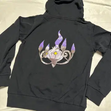 새상품 단종 포켓몬 샹들라 후드티 사이즈M 빅 프린트