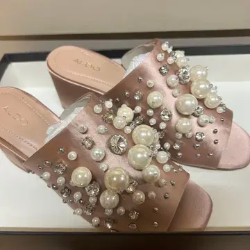 ALDO 펄 장식 핑크 샌들