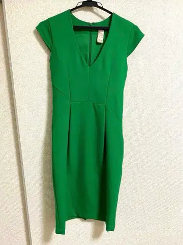 그린 슬리브리스 무릎 기장 원피스 M 사이즈