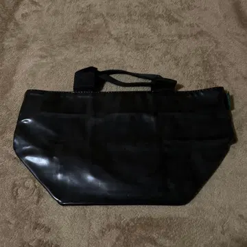 에르베샤 펠리에 에나멜 느와르 토트백