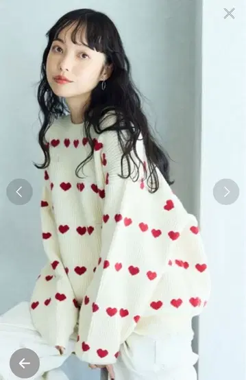 하트 무늬 크림색 니트 스웨터 프리 사이즈