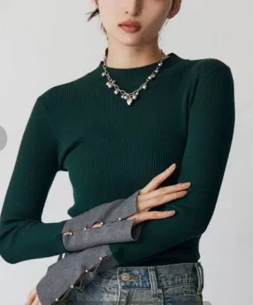 MURUA 플레어 슬리브 악센트 니트