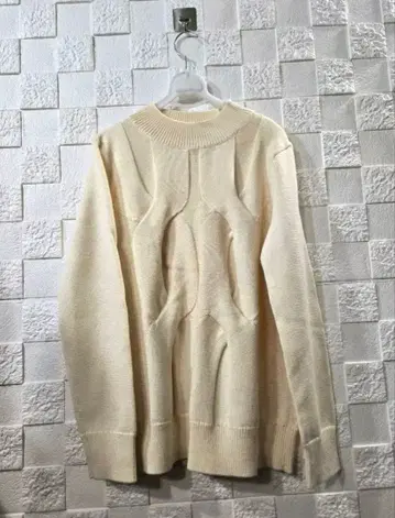 컨디션 최상 COS 울 니트 스웨터 화이트