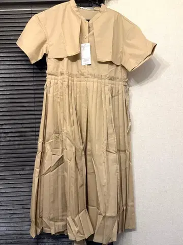 레이빔즈 베이지 원피스