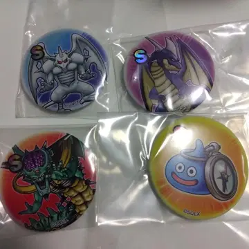 슬라미치 포함 SQUARE ENIX 캐릭터 캔뱃지 4개 세트