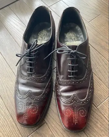 Nettleton 네 윙 칩 버건디 블랙