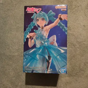 BANPRESTO 하츠네 미쿠 Clearuxe Emerald Gem