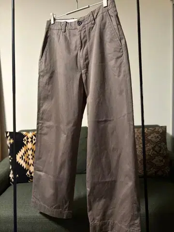 UNIVERSAL PRODUCTS NOTUCK CHINO TROUSERS