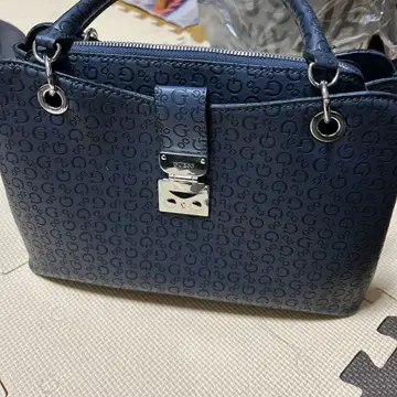 GUESS 네이비 숄더백