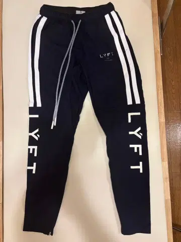[ 새상품급 ] LYFT 조거 팬츠 네이비 사이즈 S 착용 1회만!
