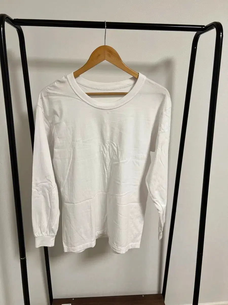 White plain long-sleeved t-shirt 304