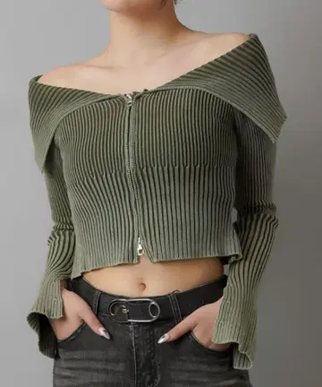 SPINNS 오프숄더 지퍼 니트 그런지