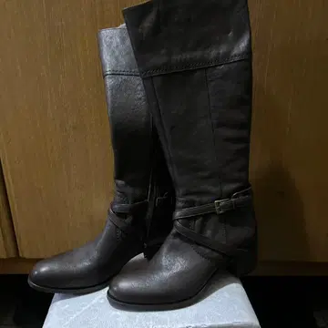 아카쿠라 다크 브라운 가죽 롱 부츠