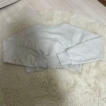 Aunt Marie's 크롭 루즈 맨투맨