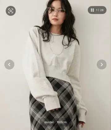 Aunt Marie's 크롭 루즈 맨투맨