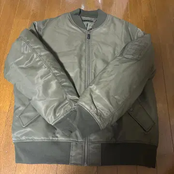 유니클로 카키 M1