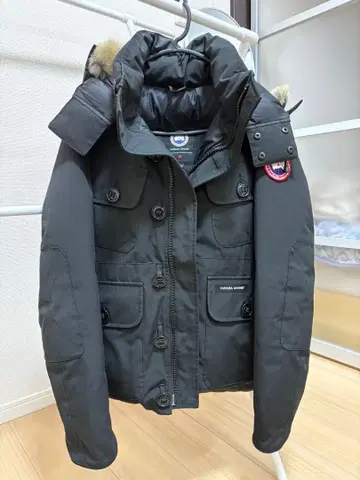 CANADA GOOSE 블랙 다운 자켓
