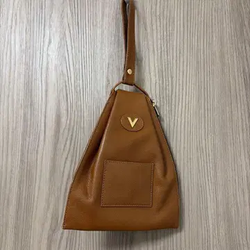 브라운 가죽 핸드백 삼각형