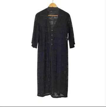 loveless 타일 레이스 가운