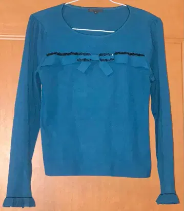 투비식 스팽글 리본 비즈 프릴 니트 상의 청록색 40 M L 새상품급