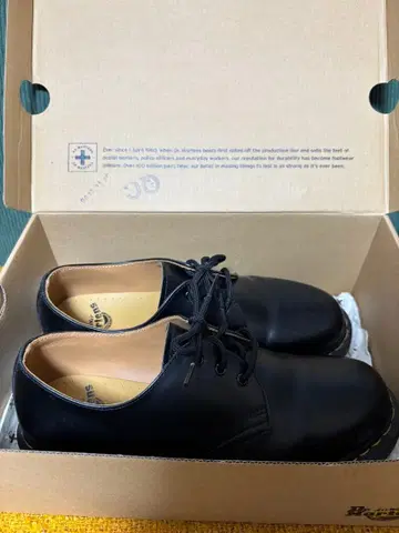 닥터 마틴 블랙 레이스업 슈즈 3홀