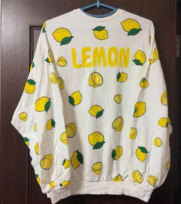 PUNYUS 레몬 맨투맨 트레이닝복