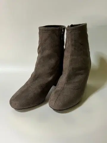 새상품급 스웨이드 부츠 24cm