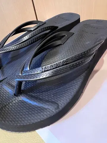 [ 새상품급 ] Havaianas 하와이아나스 통굽 비치 샌들 블랙