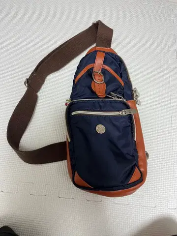 오로비안코 바디백 네이비/브라운