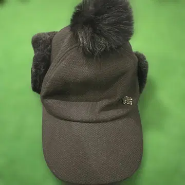 데상트 퍼 캡 블랙