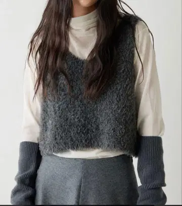 2024AW [개럴개런트] 부클 니트 베스트 차콜 그레이