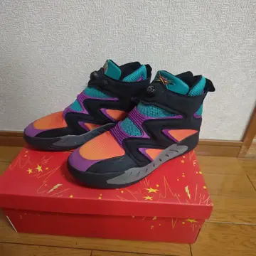 리복 루니 툰즈 인스타펌프 퓨리 존 스니커즈