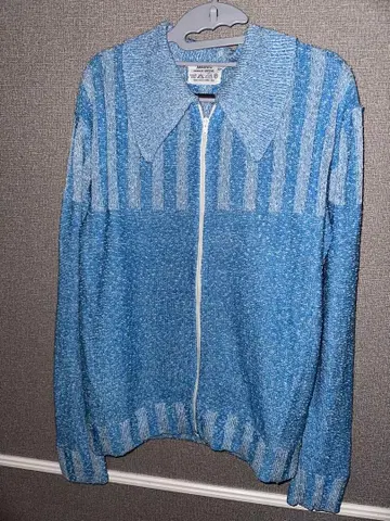 스트라이프 패턴 파랑 니트 스웨터