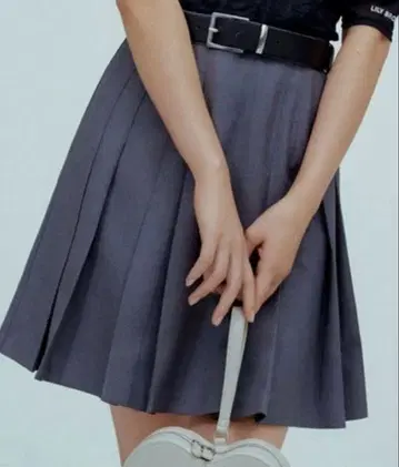 릴리 브라운 그레이 플리츠 스커트 쇼츠 팬츠 벨트 포함