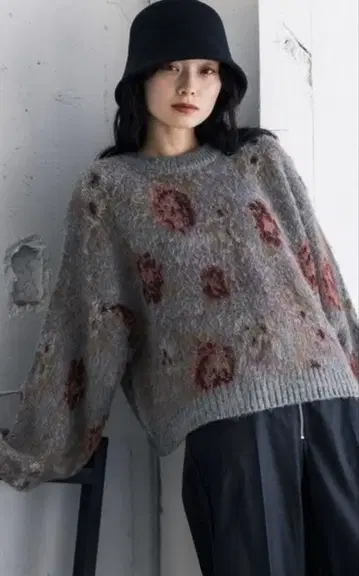 JEANASIS 플라워 라메 페더 풀오버