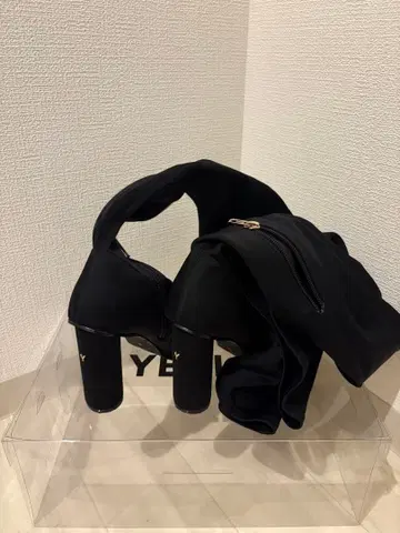 [ YELLO ] 블랙 하이힐 롱 부츠