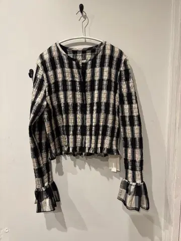 SHIRRING DESIGN BLOUSE